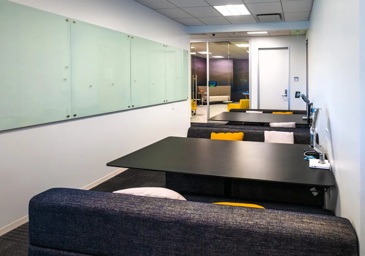 Ernst & Young image